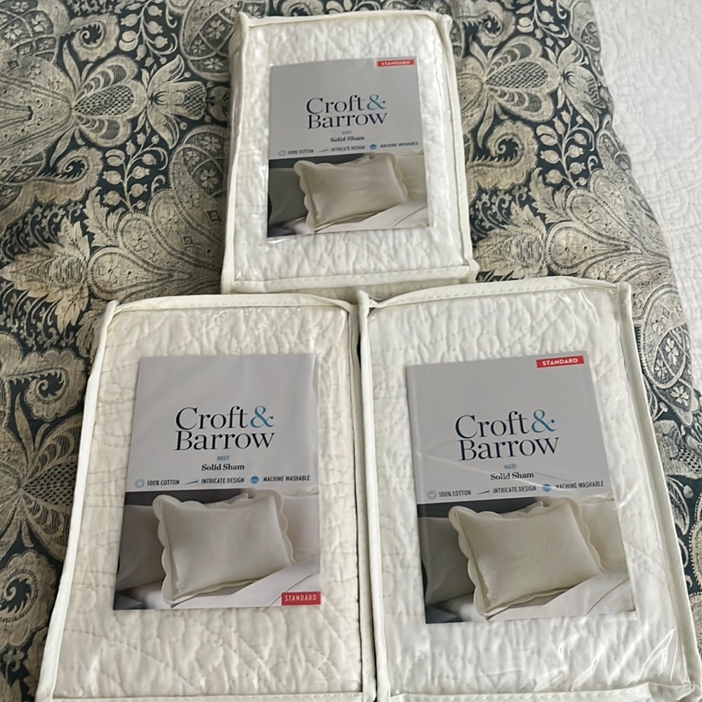 Croft and Barrow standard pillow shams